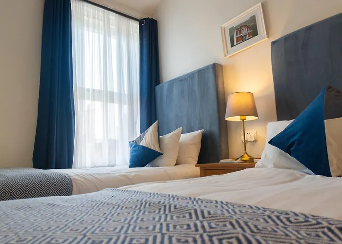 Eccles Townhouse 3*