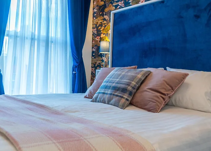 Eccles Townhouse 3*